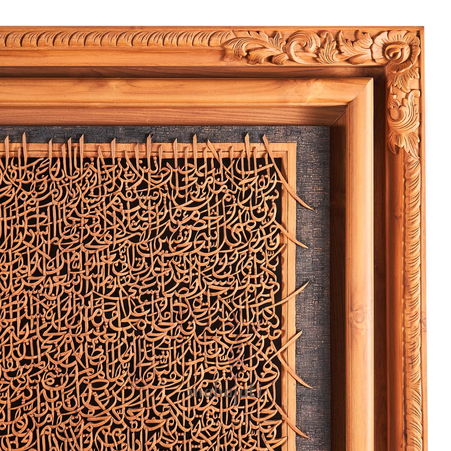 Mahajati Masterpiece: Hand-Carved Calligraphy of Surah Yaseen